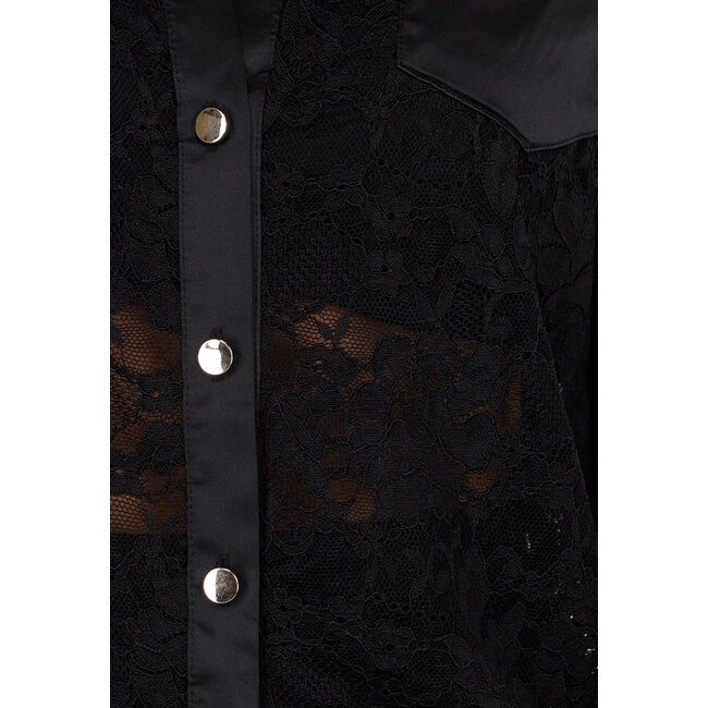 Schwarze Spitzenbluse mit Satin-Kragen und goldfarbenen Knöpfen