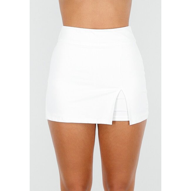 Weißer Skort mit Schlitz und hoher Taille aus Stretchmaterial