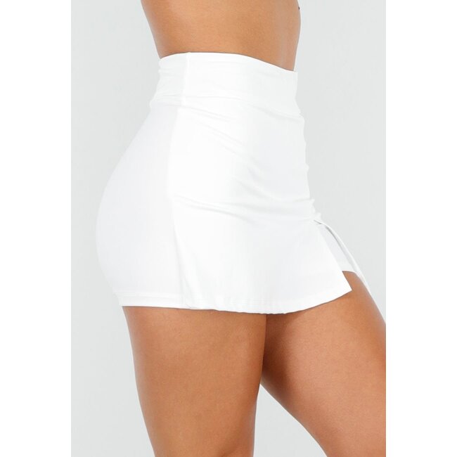 Weißer Skort mit Schlitz und hoher Taille aus Stretchmaterial