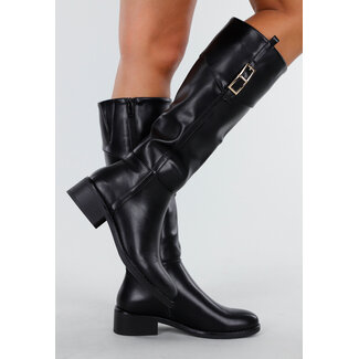 Schwarze Stiefel mit Schnalle und Reißverschluss