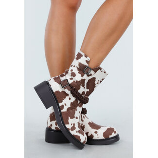 Ankle Boots mit Kuhmuster