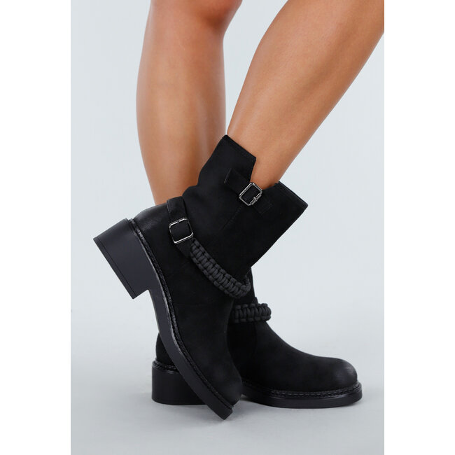 Schwarze Stiefeletten mit Schnalle