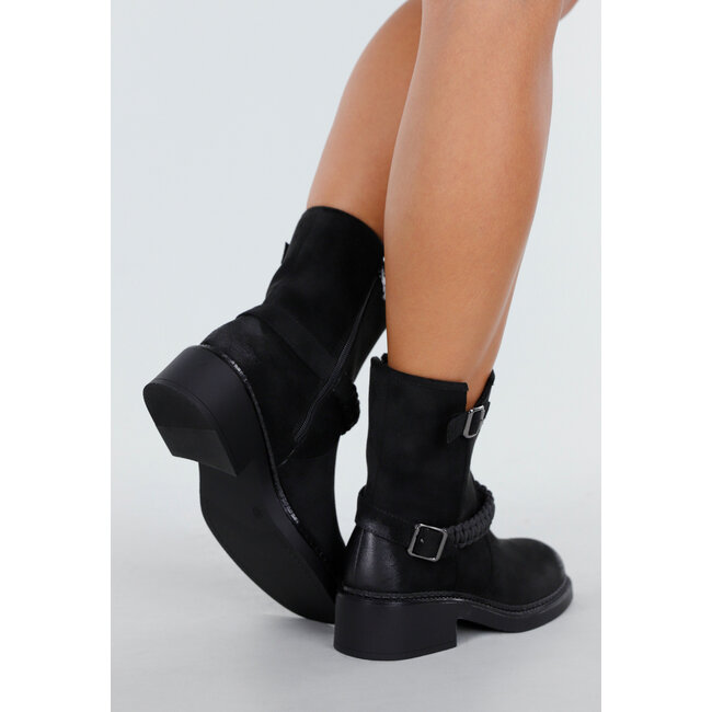 Schwarze Stiefeletten mit Schnallen und Blockabsatz