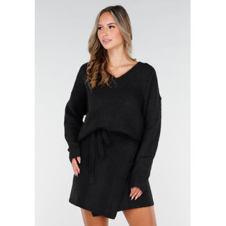 Schwarzer Stretch-Pullover mit V-Ausschnitt
