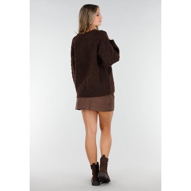 Brauner Strickpullover mit langen Ärmeln
