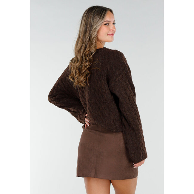 Brauner Strickpullover mit langen Ärmeln