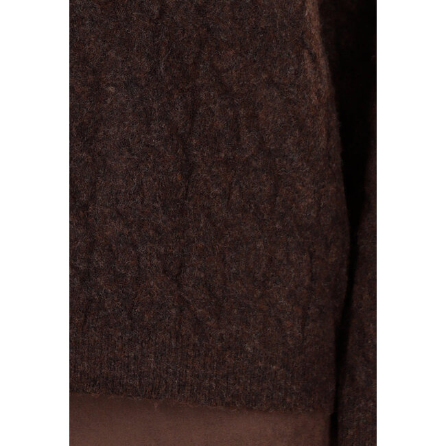 Brauner Strickpullover mit langen Ärmeln