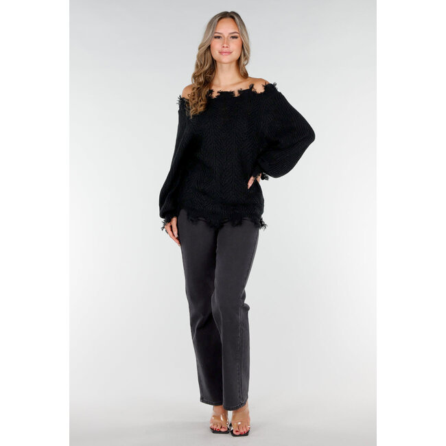 Schwarzer Off-Shoulder Pullover mit Fransen