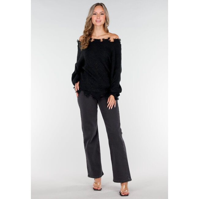 Schwarzer Off-Shoulder Pullover mit Fransen