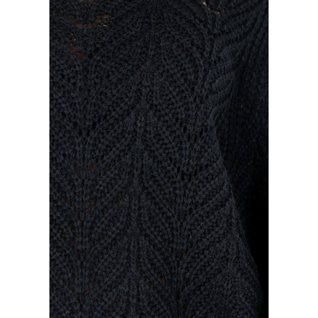 Schwarzer Off-Shoulder Pullover mit Fransen