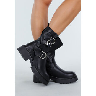 Schwarze Bikerstiefel mit Schnallen