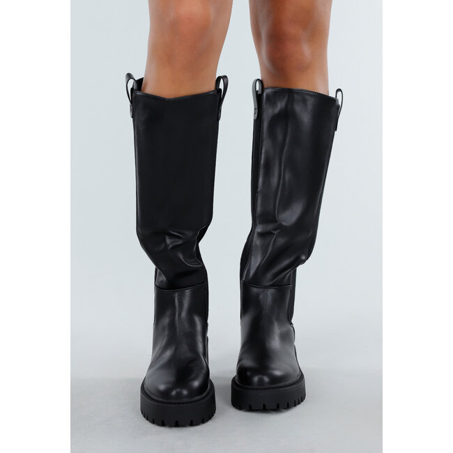 Schwarze hohe Stiefel mit klobiger Sohle und elastischem Detail