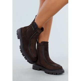 Braune Stiefeletten mit klobiger Sohle
