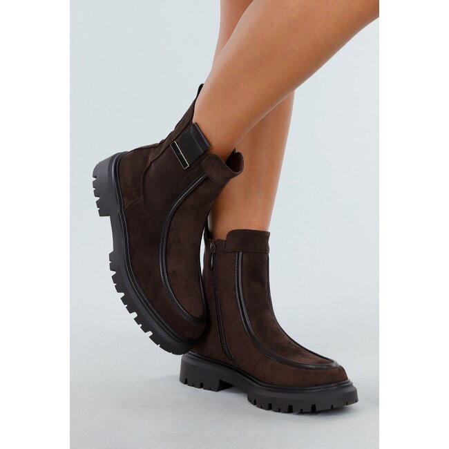 Braune Stiefeletten mit klobiger Sohle und Wildlederoptik