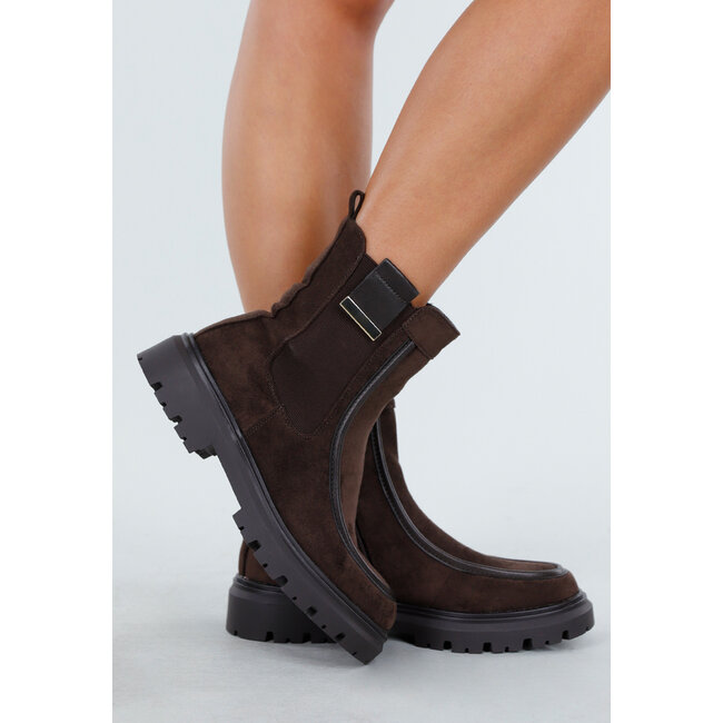 Braune Stiefeletten mit klobiger Sohle und Wildlederoptik
