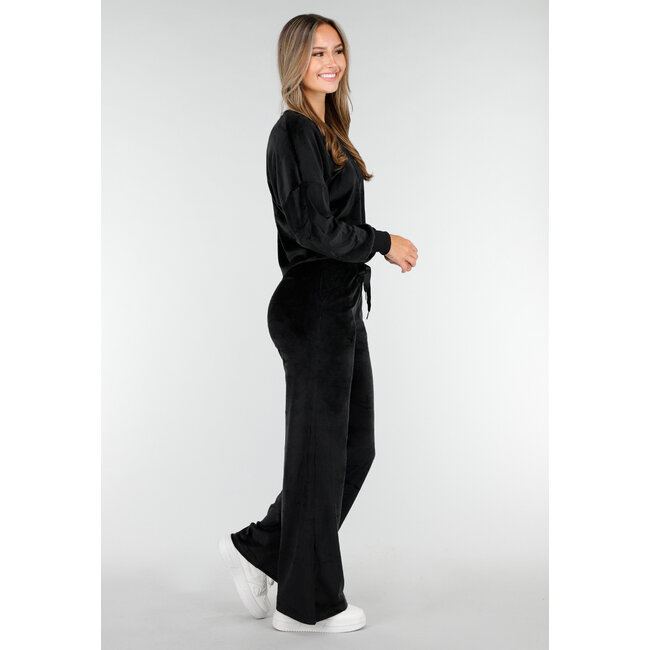 Schwarzes Velours-Homewear-Set mit langen Ärmeln und weiten Hosen