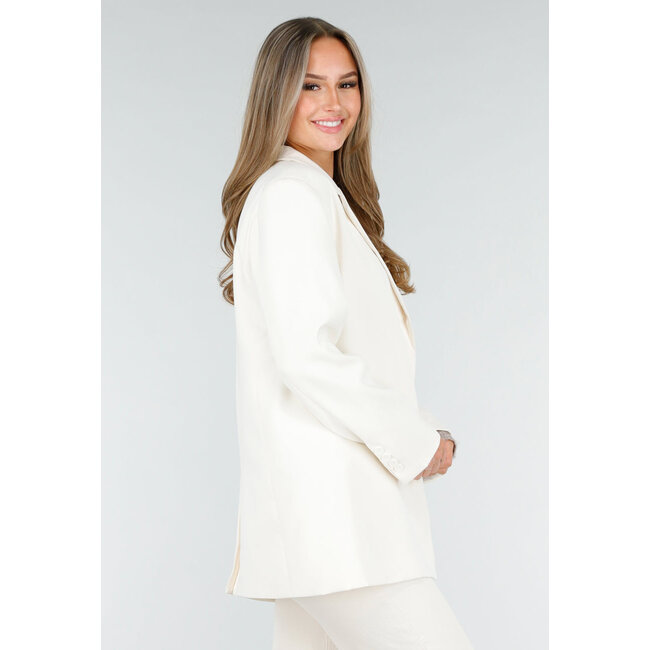 Cremefarbener Oversized-Blazer mit Reverskragen und Knöpfen