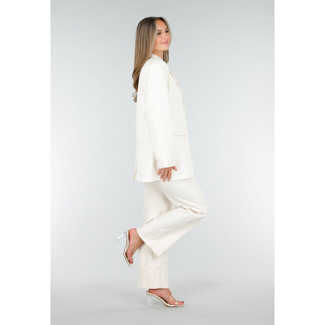 Cremefarbener Oversized-Blazer mit Reverskragen und Knöpfen