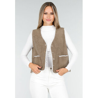 Teddy Gilet mit weißer Paspelierung
