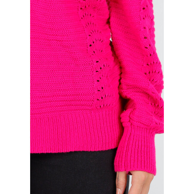 Fuchsia Strickpullover mit Cut-Out und Off-Shoulder-Ausschnitt