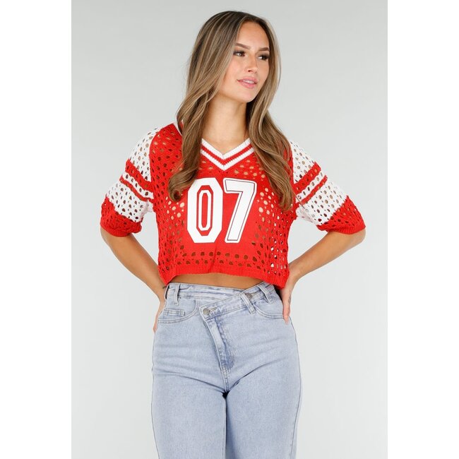 Rot-weißes, gehäkeltes Jersey-Crop-Top mit Nummernaufdruck