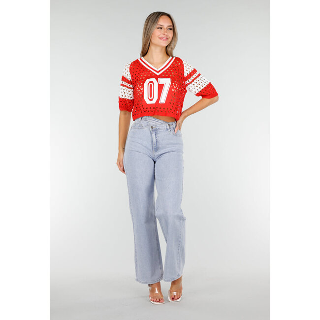 Rot-weißes, gehäkeltes Jersey-Crop-Top mit Nummernaufdruck