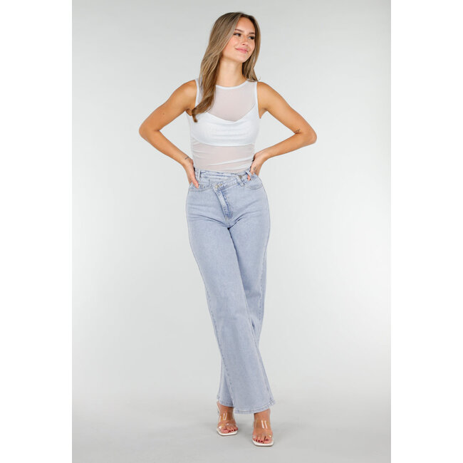 Hellblaues Mesh-Crop-Top mit Rüschendetail und Stretch