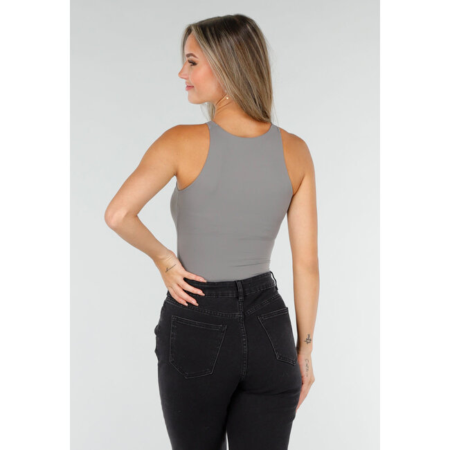 Grauer Stretch-Bodysuit mit hohem Halsausschnitt und String-Rückseite