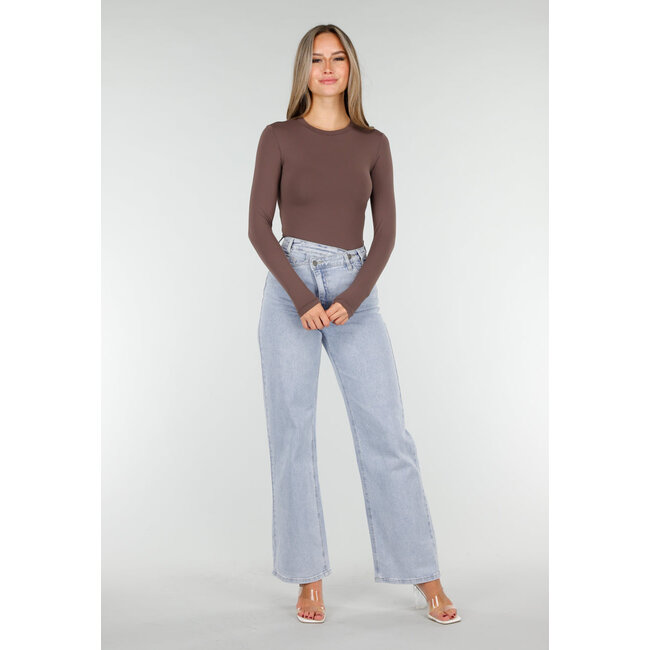 Brauner String-Bodysuit mit langen Ärmeln und Stretch
