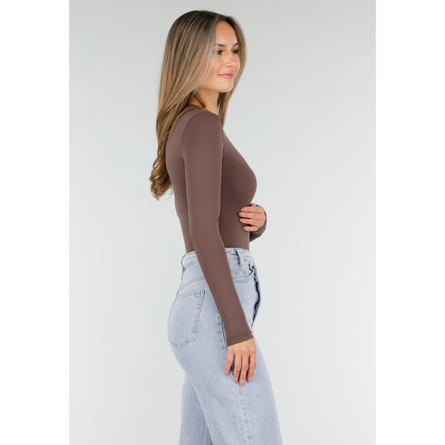 Brauner String-Bodysuit mit langen Ärmeln und Stretch