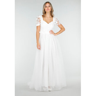 Weißes Brautkleid mit Tüll