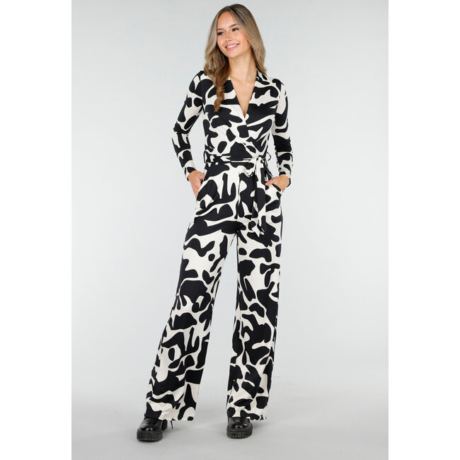 Schwarz-weißer Stretch-Jumpsuit mit Print und Wickeloberteil