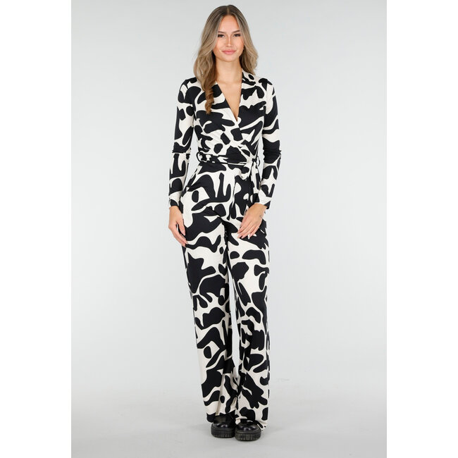 Schwarz-weißer Stretch-Jumpsuit mit Print und Wickeloberteil