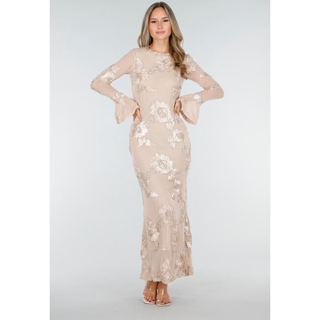 Beiges langes Kleid mit Stretch und glänzender Blumenstruktur