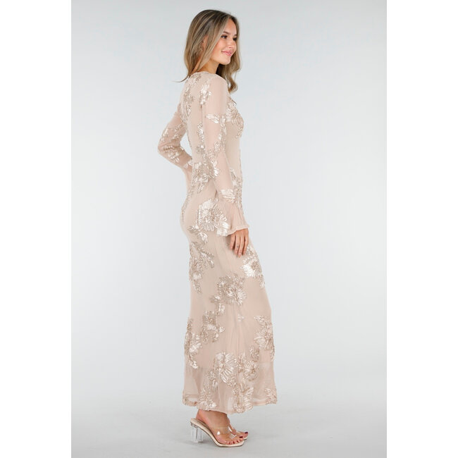 Beiges langes Kleid mit Stretch und glänzender Blumenstruktur