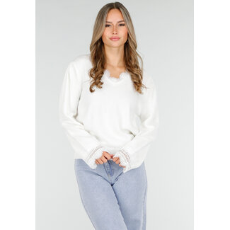 Weißer Stretch-Pullover mit Spitze