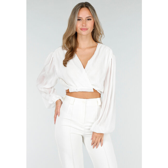 Weiße Crop-Bluse mit V-Ausschnitt und luftigen Ärmeln