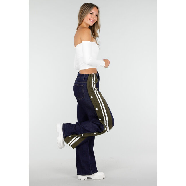 Denim-Hose mit weitem Bein, grünen Seiten und Streifen
