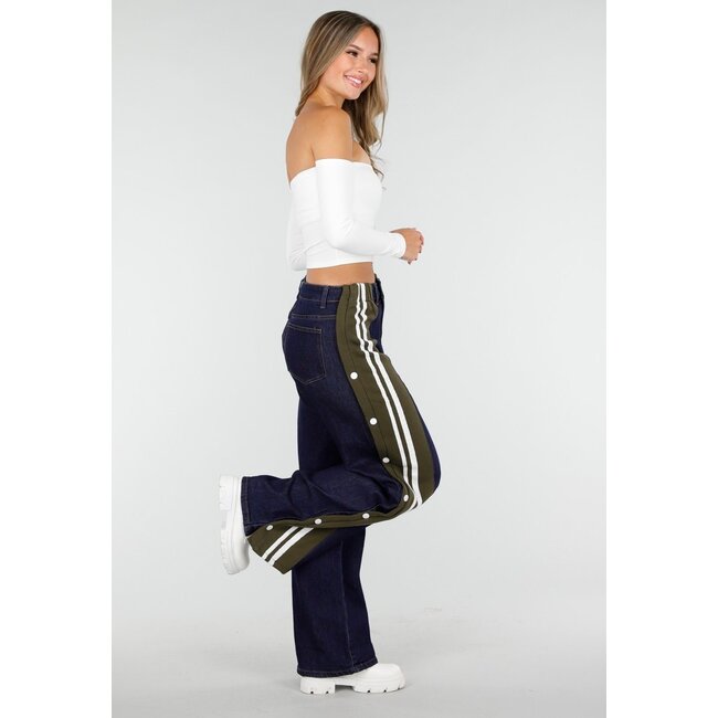 Weißes Off-Shoulder-Oberteil mit langen Ärmeln und Stretchstoff