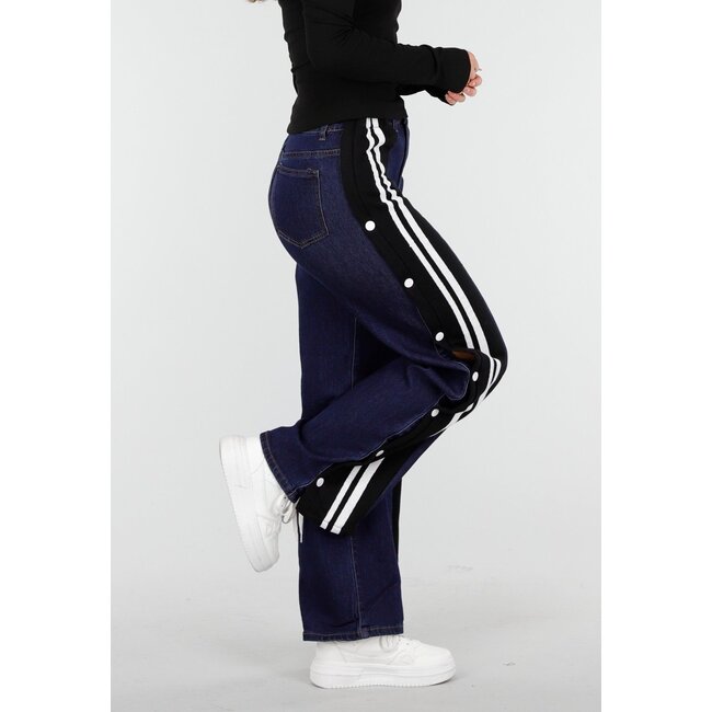 Denim-Hose mit weitem Bein, schwarzen Seiten und Streifen