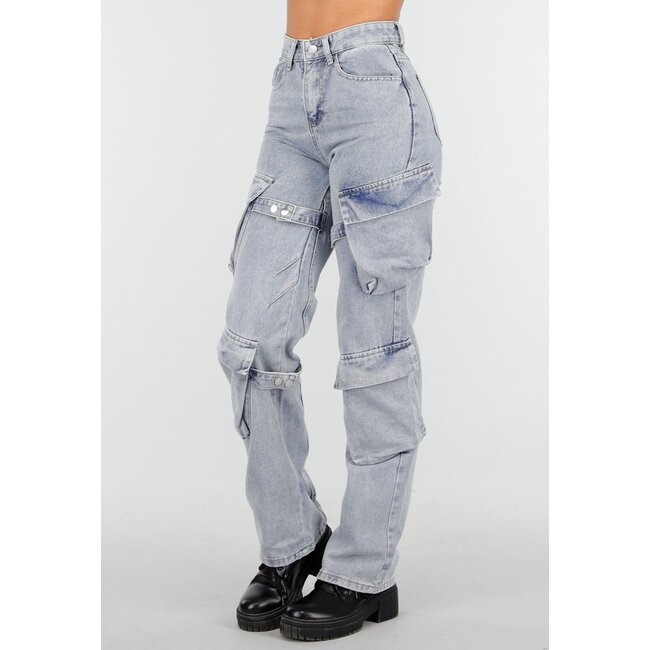 Hellblaue Cargo-Jeans mit Taschen, Schlaufen und Washed-Look