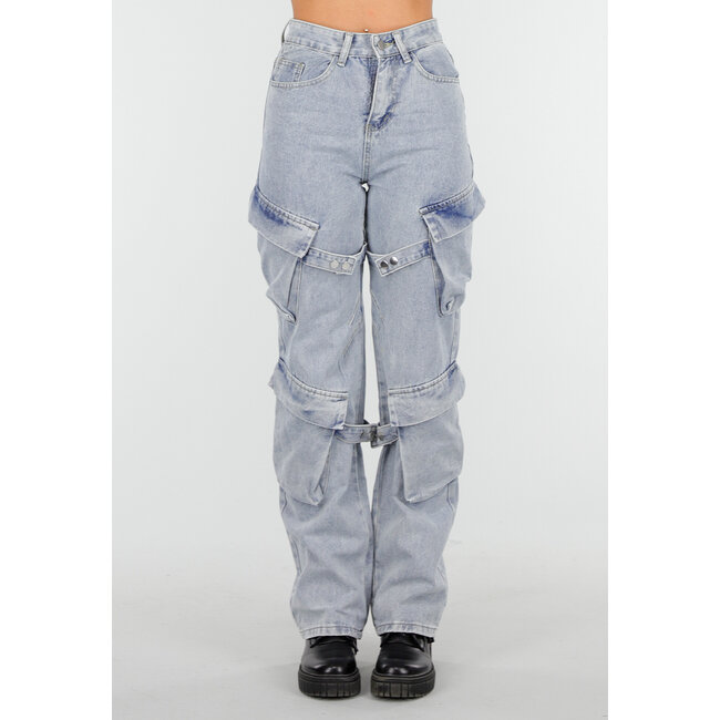 Hellblaue Cargo-Jeans mit Taschen, Schlaufen und Washed-Look