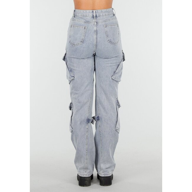Hellblaue Cargo-Jeans mit Taschen, Schlaufen und Washed-Look