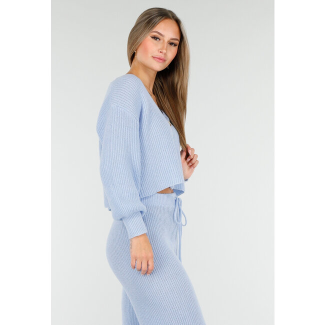 Zweiteiliger Strickanzug in Hellblau