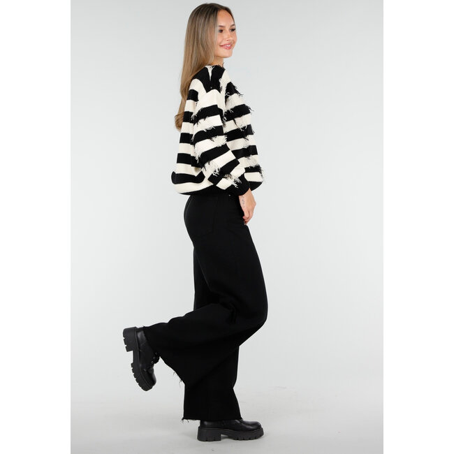 Gestreifter Pullover mit V-Ausschnitt und Fransen-Details