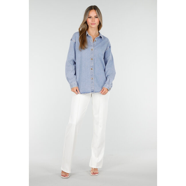 Denimbluse mit langen Ärmeln und Knöpfen
