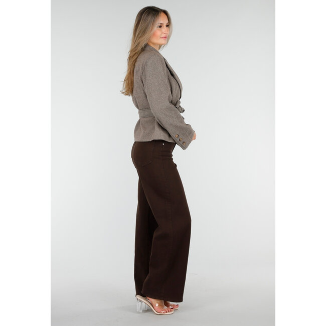 Kurze braune Jacke mit Gürtel und Revers