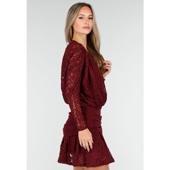 Bordeauxfarbenes Spitzenkleid mit langen Ärmeln und Stretchanteil