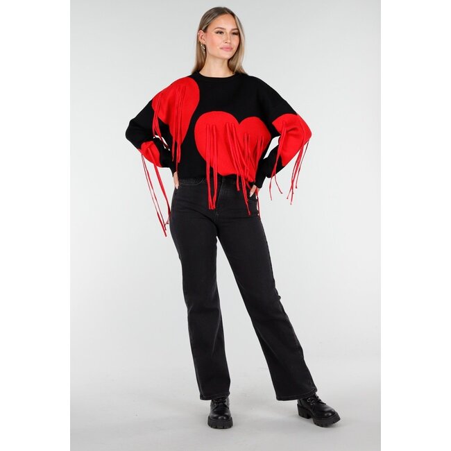 Schwarzes Sweatshirt mit rotem Herzprint und Fransen