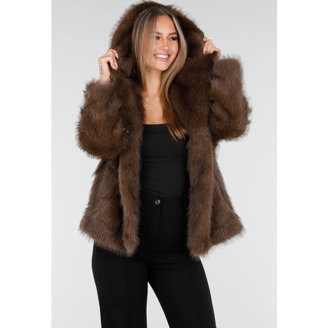 Braune Kunstfelljacke mit Kapuze